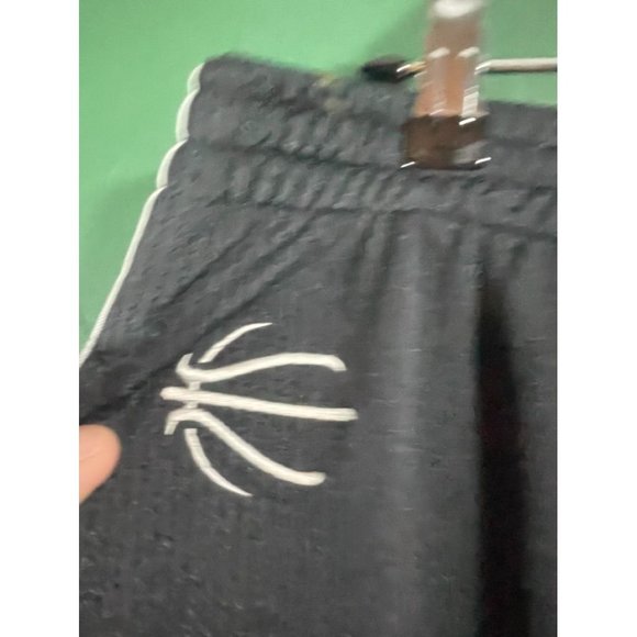 NBA- Men's Black Logo Athletic Basketball Shorts - Size XL - Picture 3 of 5